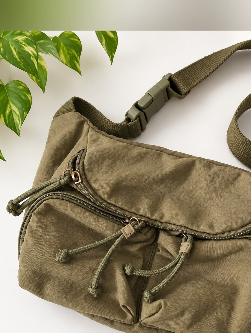 Universal Thread Army Green Fanny Pack